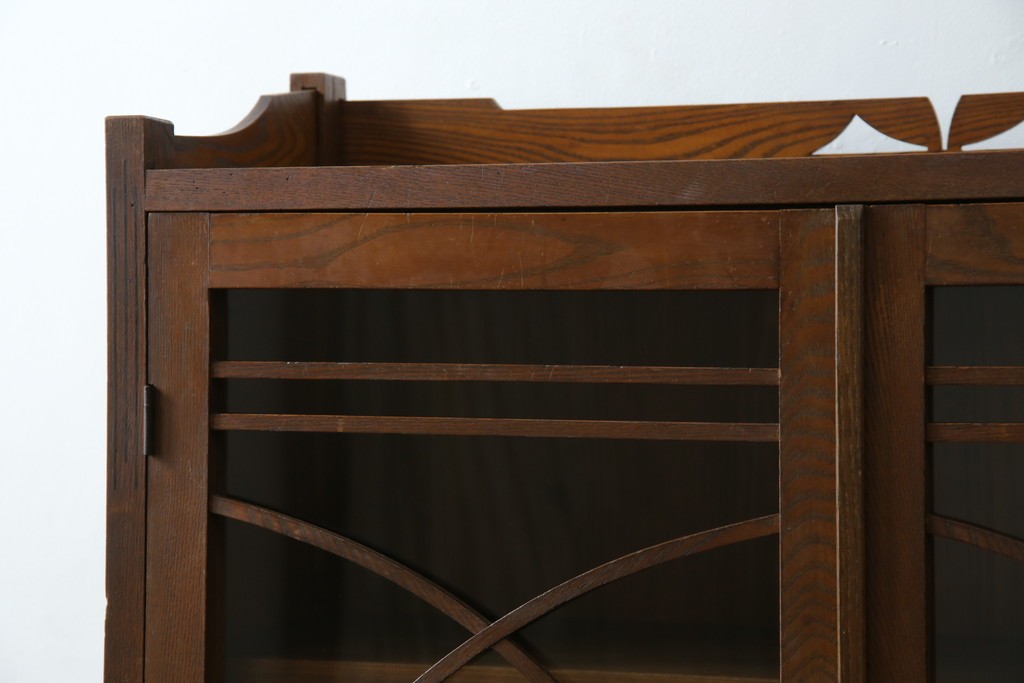 和製アンティーク　昭和初期　栗材　曲線意匠のガラス戸が味わい深い本箱　(R-085294)