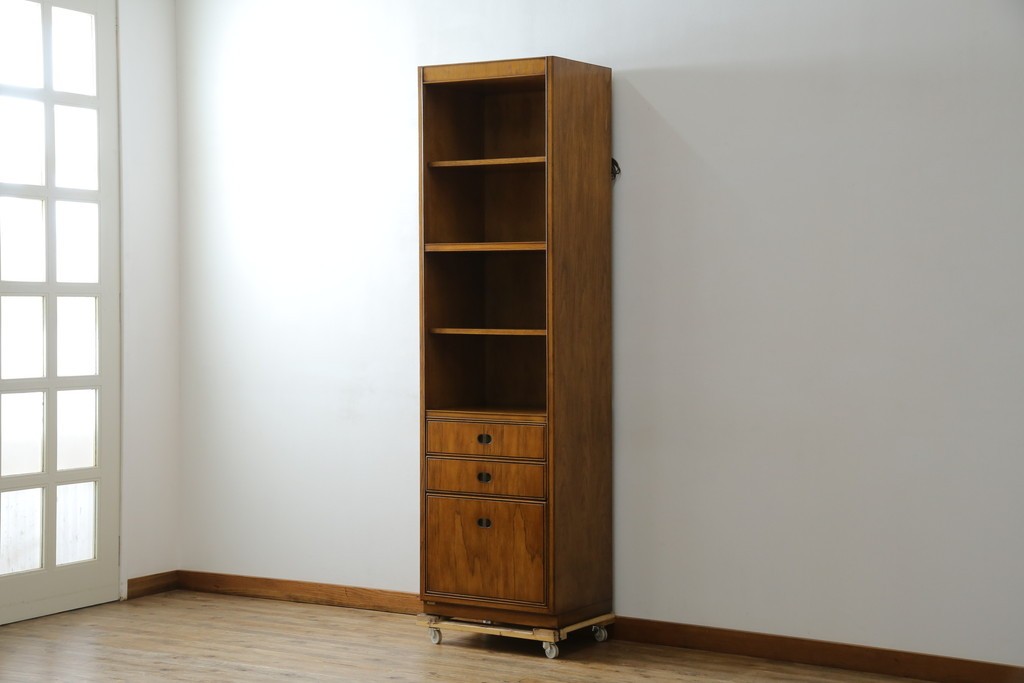 アメリカヴィンテージ　DREXEL HERITAGE(ドレクセルヘリテイジ)　端正な佇まいですっきりとした印象の縦型シェルフ　(R-085296)