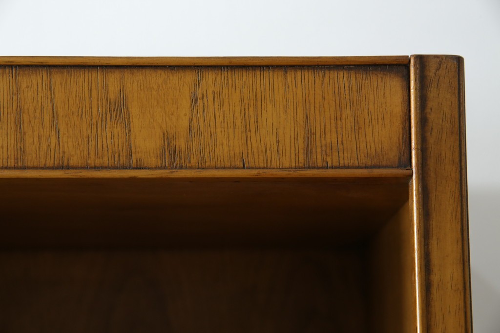 アメリカヴィンテージ　DREXEL HERITAGE(ドレクセルヘリテイジ)　端正な佇まいですっきりとした印象の縦型シェルフ　(R-085296)