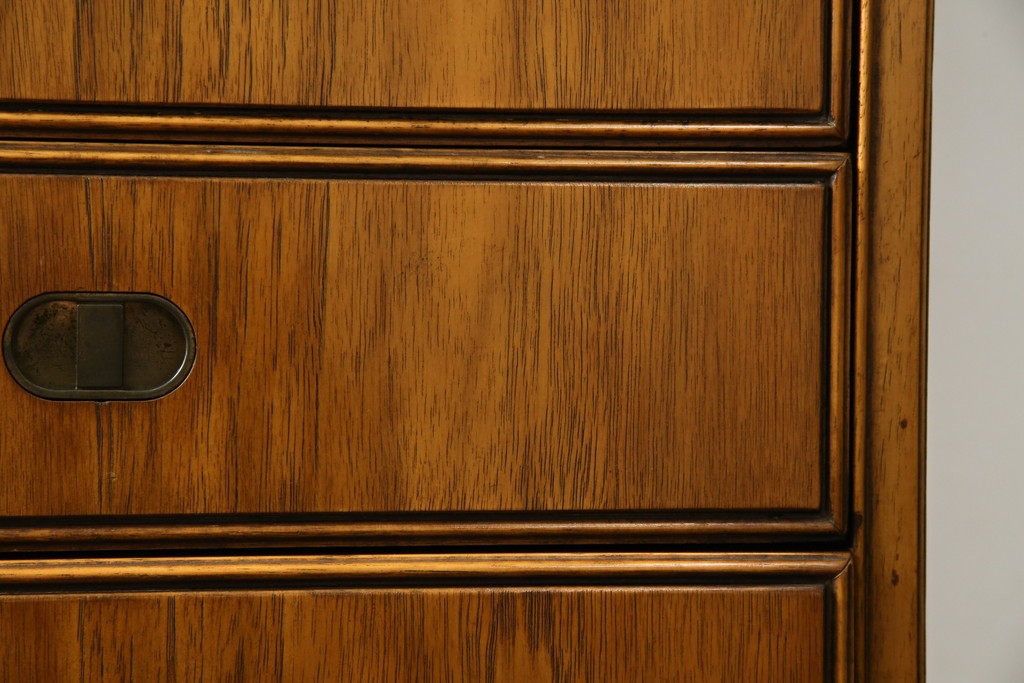 アメリカヴィンテージ　DREXEL HERITAGE(ドレクセルヘリテイジ)　端正な佇まいですっきりとした印象の縦型シェルフ　(R-085296)