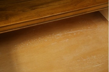 アメリカヴィンテージ　DREXEL HERITAGE(ドレクセルヘリテイジ)　端正な佇まいですっきりとした印象の縦型シェルフ　(R-085296)