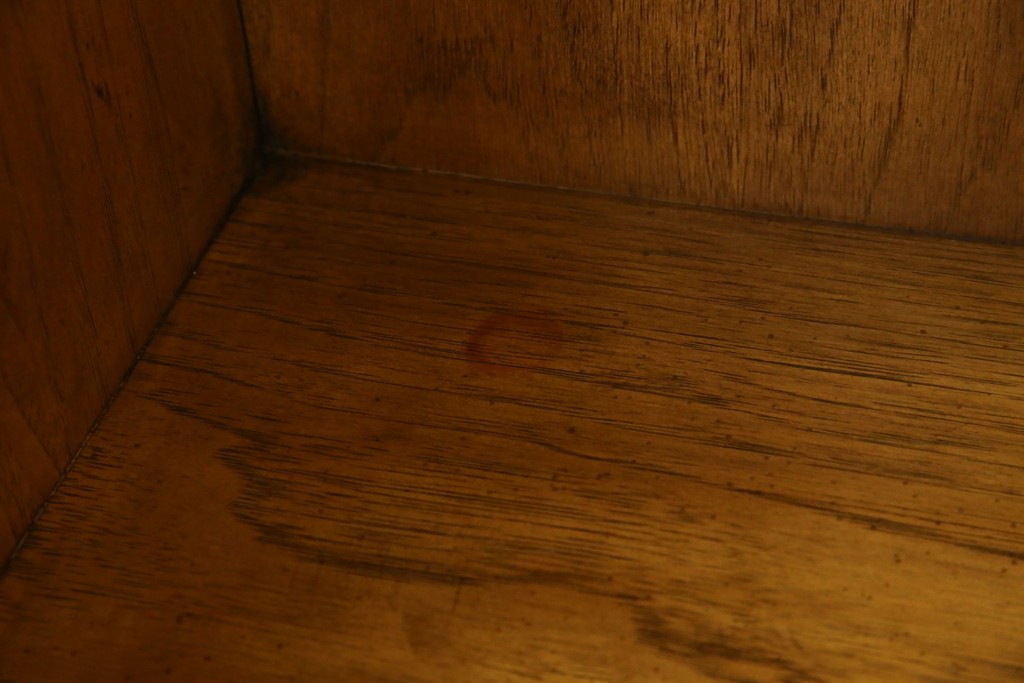 アメリカヴィンテージ　DREXEL HERITAGE(ドレクセルヘリテイジ)　端正な佇まいですっきりとした印象の縦型シェルフ　(R-085296)