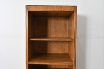 アメリカヴィンテージ　DREXEL HERITAGE(ドレクセルヘリテイジ)　端正な佇まいですっきりとした印象の縦型シェルフ　(R-085296)