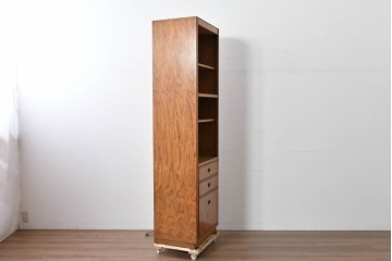 アメリカヴィンテージ　DREXEL HERITAGE(ドレクセルヘリテイジ)　端正な佇まいですっきりとした印象の縦型シェルフ　(R-085296)