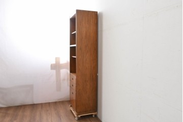 アメリカヴィンテージ　DREXEL HERITAGE(ドレクセルヘリテイジ)　端正な佇まいですっきりとした印象の縦型シェルフ　(R-085296)