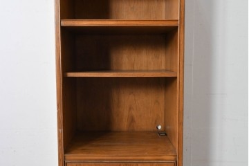 アメリカヴィンテージ　DREXEL HERITAGE(ドレクセルヘリテイジ)　端正な佇まいですっきりとした印象の縦型シェルフ　(R-085296)