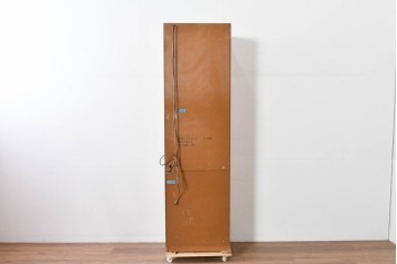 アメリカヴィンテージ　DREXEL HERITAGE(ドレクセルヘリテイジ)　端正な佇まいですっきりとした印象の縦型シェルフ　(R-085296)