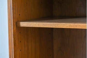 アメリカヴィンテージ　DREXEL HERITAGE(ドレクセルヘリテイジ)　端正な佇まいですっきりとした印象の縦型シェルフ　(R-085296)