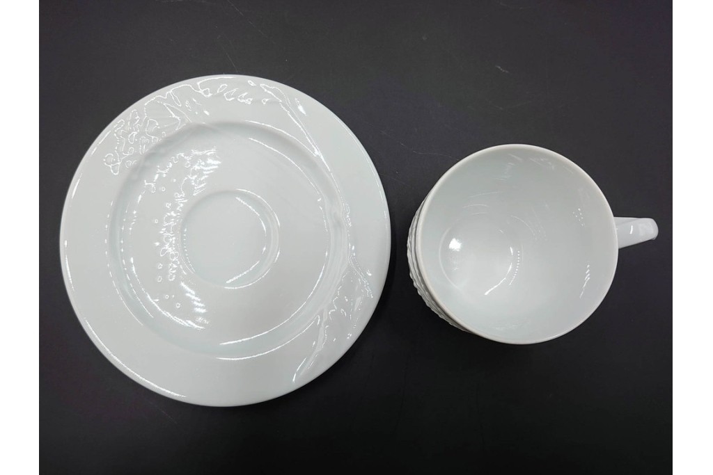 フランス　LIMOGES(リモージュ)　Philippe Deshoulieres(フィリップ デズリエ)　上質な白磁のコーヒーカップ&ソーサー6客セット　(R-085298)