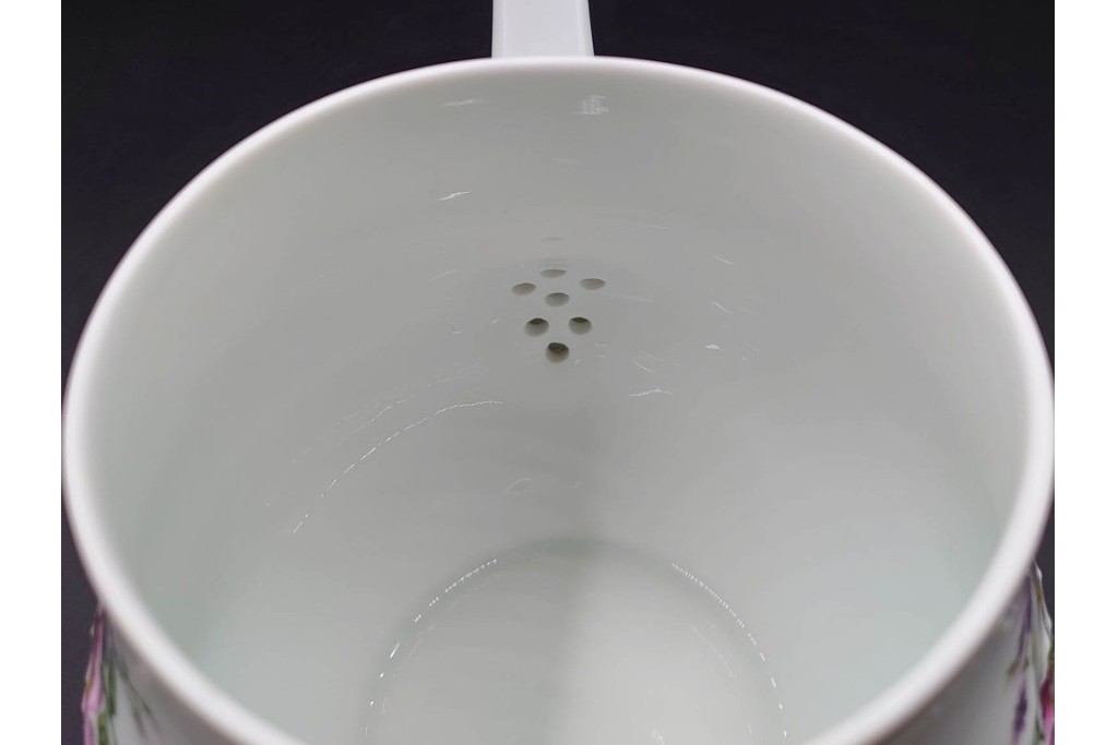 フランス　 LIMOGES(リモージュ) 　Georges Boyer(ジョルジュ・ボワイエ)　 Eglantine(エグラン)　花の図柄が優雅なポット・クリーマー・シュガーポットセット　 (R-085300)