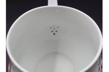 フランス　 LIMOGES(リモージュ) 　Georges Boyer(ジョルジュ・ボワイエ)　 Eglantine(エグラン)　花の図柄が優雅なポット・クリーマー・シュガーポットセット　 (R-085300)