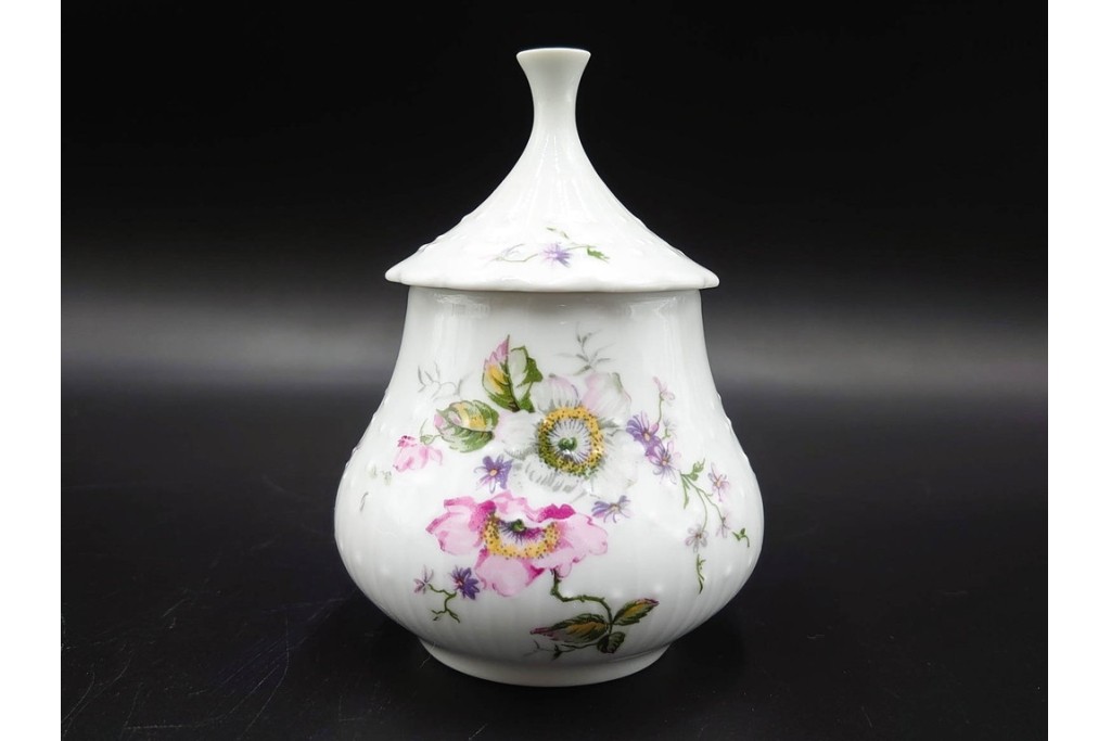 フランス　 LIMOGES(リモージュ) 　Georges Boyer(ジョルジュ・ボワイエ)　 Eglantine(エグラン)　花の図柄が優雅なポット・クリーマー・シュガーポットセット　 (R-085300)