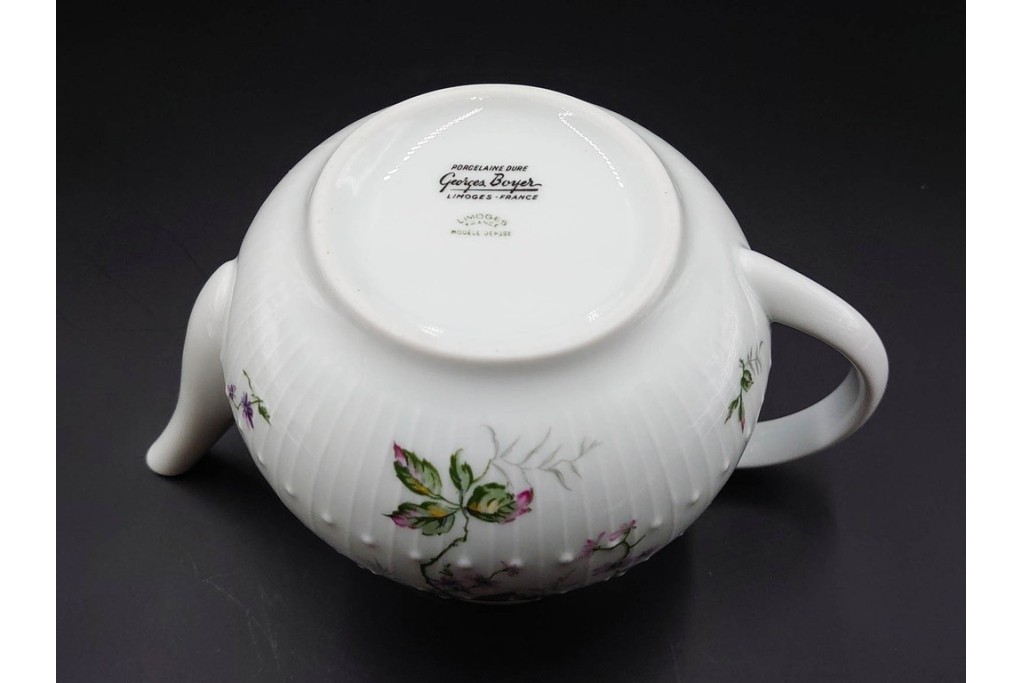 フランス　 LIMOGES(リモージュ) 　Georges Boyer(ジョルジュ・ボワイエ)　 Eglantine(エグラン)　花の図柄が優雅なポット・クリーマー・シュガーポットセット　 (R-085300)