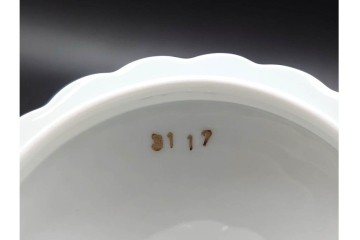 フランス　 LIMOGES(リモージュ) 　Georges Boyer(ジョルジュ・ボワイエ)　 Eglantine(エグラン)　花の図柄が優雅なポット・クリーマー・シュガーポットセット　 (R-085300)