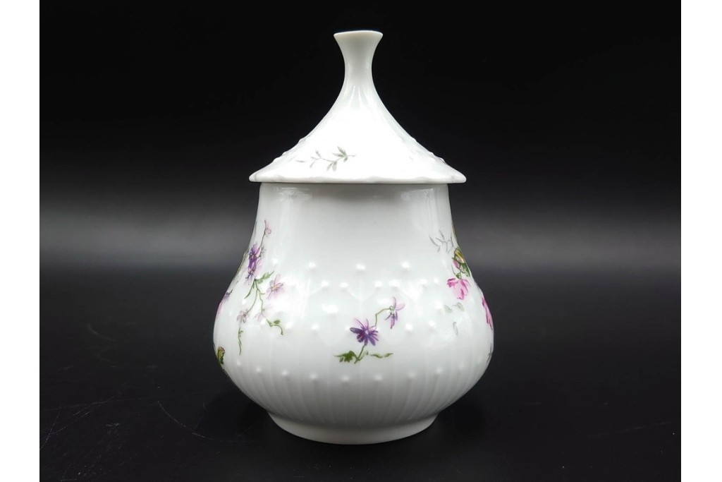 フランス　 LIMOGES(リモージュ) 　Georges Boyer(ジョルジュ・ボワイエ)　 Eglantine(エグラン)　花の図柄が優雅なポット・クリーマー・シュガーポットセット　 (R-085300)