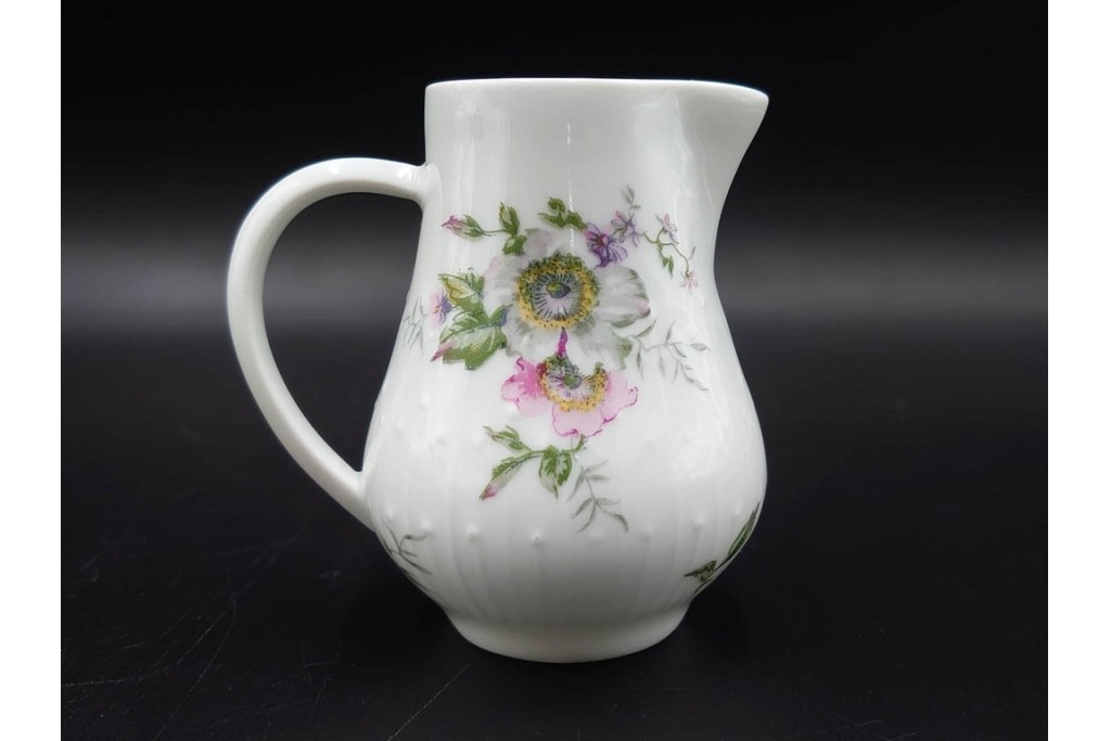 フランス　 LIMOGES(リモージュ) 　Georges Boyer(ジョルジュ・ボワイエ)　 Eglantine(エグラン)　花の図柄が優雅なポット・クリーマー・シュガーポットセット　 (R-085300)