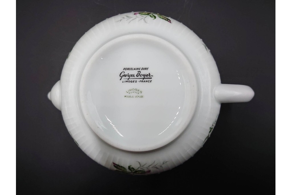 フランス　 LIMOGES(リモージュ) 　Georges Boyer(ジョルジュ・ボワイエ)　 Eglantine(エグラン)　花の図柄が優雅なポット・クリーマー・シュガーポットセット　 (R-085300)