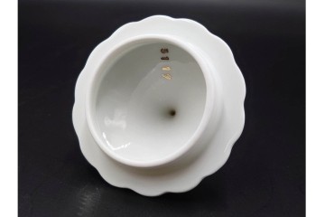 フランス　 LIMOGES(リモージュ) 　Georges Boyer(ジョルジュ・ボワイエ)　 Eglantine(エグラン)　花の図柄が優雅なポット・クリーマー・シュガーポットセット　 (R-085300)