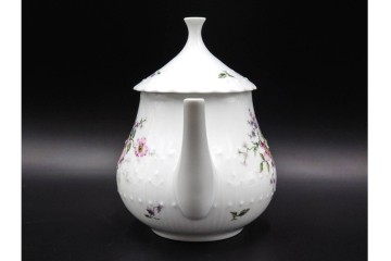 フランス　 LIMOGES(リモージュ) 　Georges Boyer(ジョルジュ・ボワイエ)　 Eglantine(エグラン)　花の図柄が優雅なポット・クリーマー・シュガーポットセット　 (R-085300)