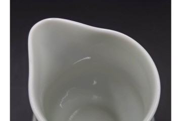 フランス　 LIMOGES(リモージュ) 　Georges Boyer(ジョルジュ・ボワイエ)　 Eglantine(エグラン)　花の図柄が優雅なポット・クリーマー・シュガーポットセット　 (R-085300)