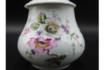 フランス　 LIMOGES(リモージュ) 　Georges Boyer(ジョルジュ・ボワイエ)　 Eglantine(エグラン)　花の図柄が優雅なポット・クリーマー・シュガーポットセット　 (R-085300)