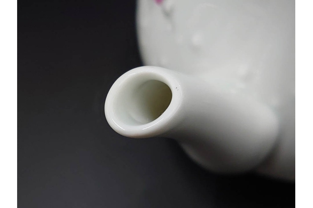 フランス　 LIMOGES(リモージュ) 　Georges Boyer(ジョルジュ・ボワイエ)　 Eglantine(エグラン)　花の図柄が優雅なポット・クリーマー・シュガーポットセット　 (R-085300)