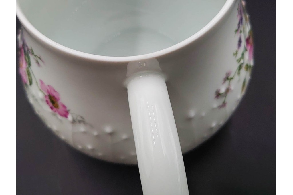 フランス　 LIMOGES(リモージュ) 　Georges Boyer(ジョルジュ・ボワイエ)　 Eglantine(エグラン)　花の図柄が優雅なポット・クリーマー・シュガーポットセット　 (R-085300)