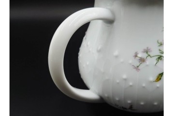 フランス　 LIMOGES(リモージュ) 　Georges Boyer(ジョルジュ・ボワイエ)　 Eglantine(エグラン)　花の図柄が優雅なポット・クリーマー・シュガーポットセット　 (R-085300)