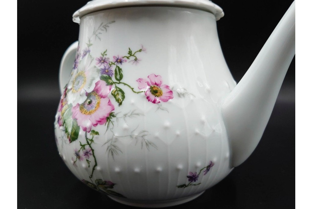 フランス　 LIMOGES(リモージュ) 　Georges Boyer(ジョルジュ・ボワイエ)　 Eglantine(エグラン)　花の図柄が優雅なポット・クリーマー・シュガーポットセット　 (R-085300)