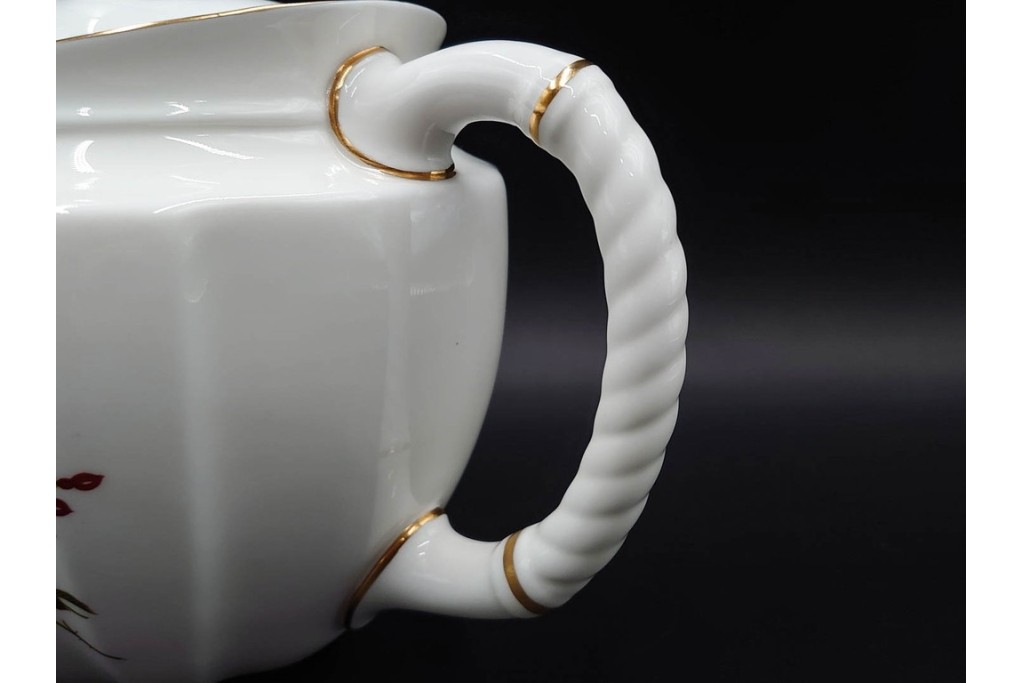 イギリス　ROYAL CROWN DERBY(ロイヤルクラウンダービー)　ポジー　花束文様が愛らしいティーポット・シュガーポット・クリーマーセット　(R-085301)