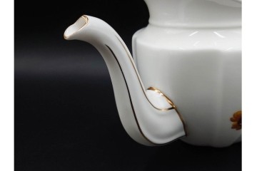 イギリス　ROYAL CROWN DERBY(ロイヤルクラウンダービー)　ポジー　花束文様が愛らしいティーポット・シュガーポット・クリーマーセット　(R-085301)