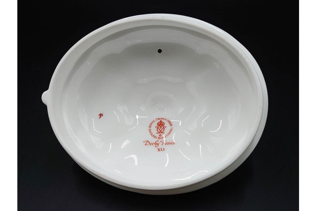 イギリス　ROYAL CROWN DERBY(ロイヤルクラウンダービー)　ポジー　花束文様が愛らしいティーポット・シュガーポット・クリーマーセット　(R-085301)