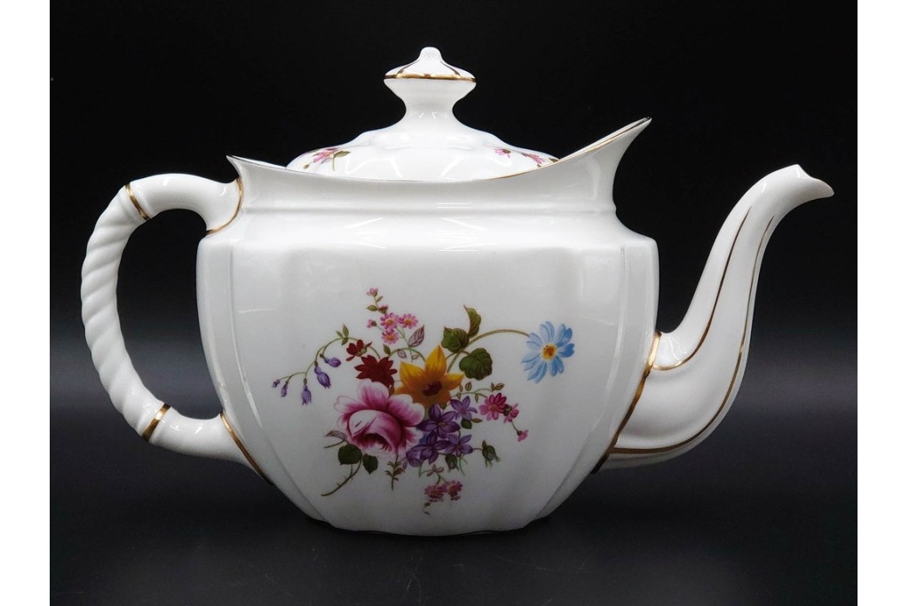 イギリス　ROYAL CROWN DERBY(ロイヤルクラウンダービー)　ポジー　花束文様が愛らしいティーポット・シュガーポット・クリーマーセット　(R-085301)