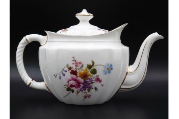 イギリス　ROYAL CROWN DERBY(ロイヤルクラウンダービー)　ポジー　花束文様が愛らしいティーポット・シュガーポット・クリーマーセット　(R-085301)