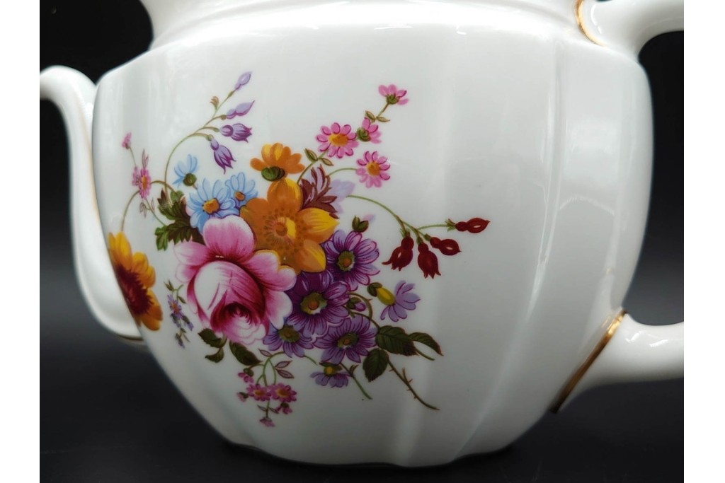 イギリス　ROYAL CROWN DERBY(ロイヤルクラウンダービー)　ポジー　花束文様が愛らしいティーポット・シュガーポット・クリーマーセット　(R-085301)