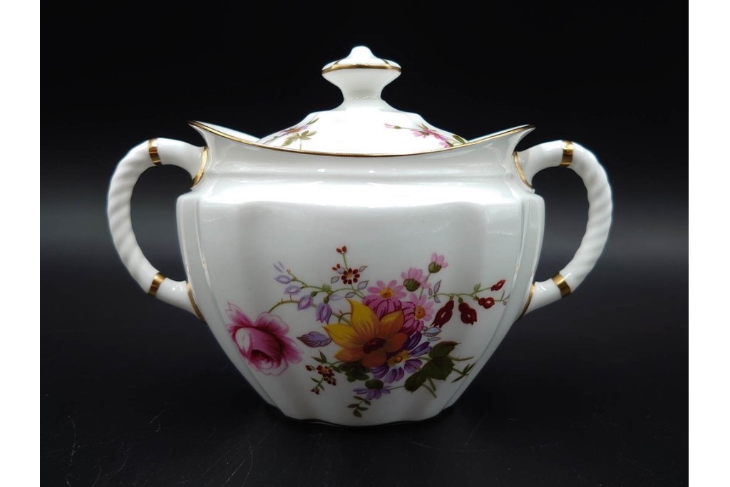 イギリス　ROYAL CROWN DERBY(ロイヤルクラウンダービー)　ポジー　花束文様が愛らしいティーポット・シュガーポット・クリーマーセット　(R-085301)