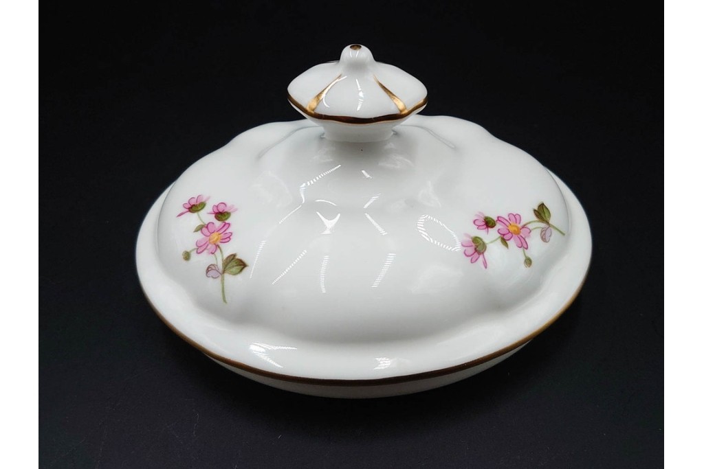 イギリス　ROYAL CROWN DERBY(ロイヤルクラウンダービー)　ポジー　花束文様が愛らしいティーポット・シュガーポット・クリーマーセット　(R-085301)