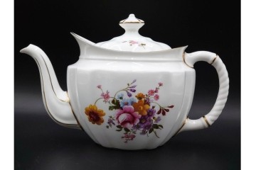 イギリス　ROYAL CROWN DERBY(ロイヤルクラウンダービー)　ポジー　花束文様が愛らしいティーポット・シュガーポット・クリーマーセット　(R-085301)