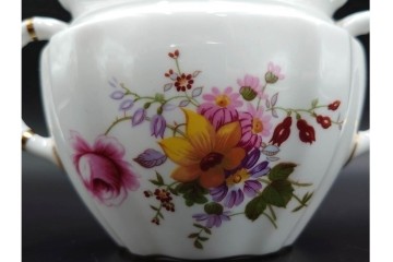 イギリス　ROYAL CROWN DERBY(ロイヤルクラウンダービー)　ポジー　花束文様が愛らしいティーポット・シュガーポット・クリーマーセット　(R-085301)