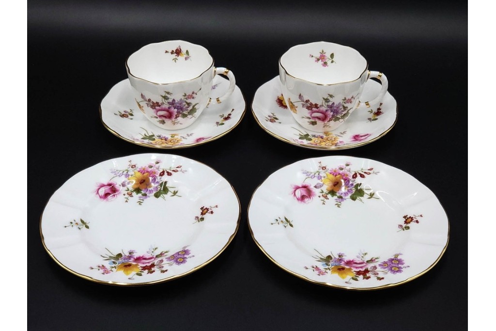 イギリス　ROYAL CROWN DERBY(ロイヤルクラウンダービー)　ポジー　花束文様が愛らしいトリオ2客セット　(R-085302)