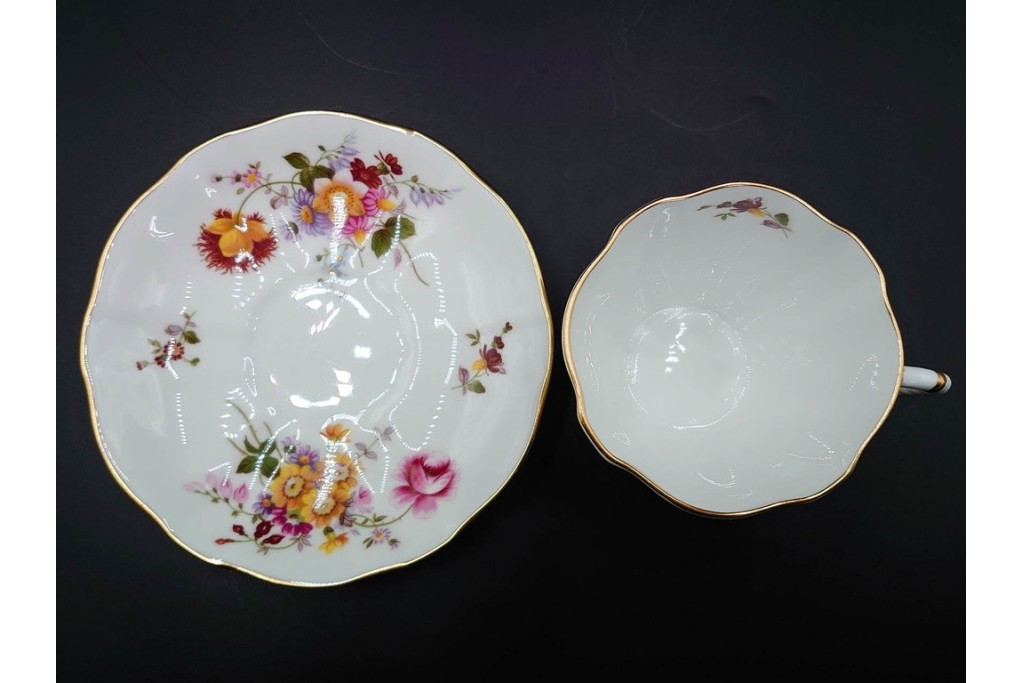 イギリス　ROYAL CROWN DERBY(ロイヤルクラウンダービー)　ポジー　花束文様が愛らしいトリオ2客セット　(R-085302)