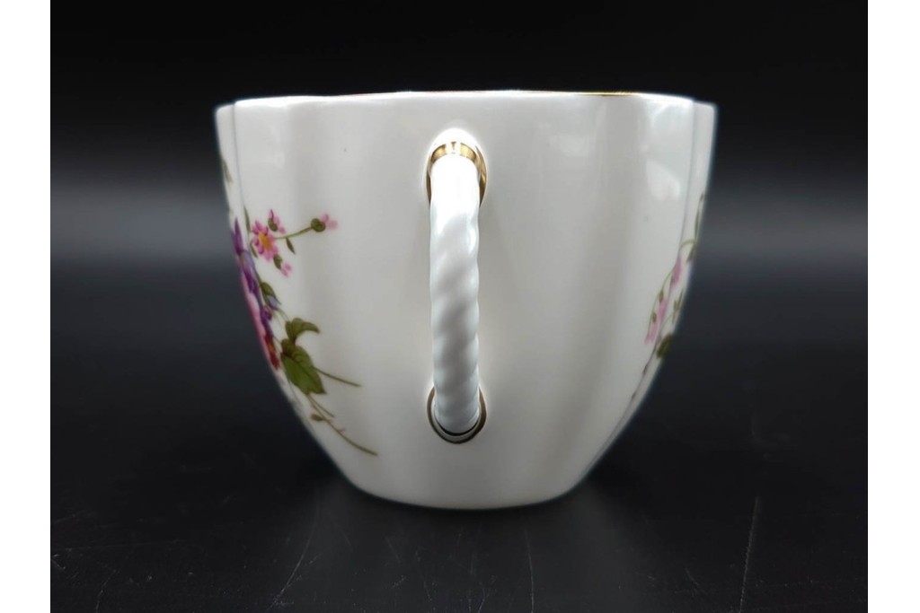 イギリス　ROYAL CROWN DERBY(ロイヤルクラウンダービー)　ポジー　花束文様が愛らしいトリオ5客セット　(R-085303)