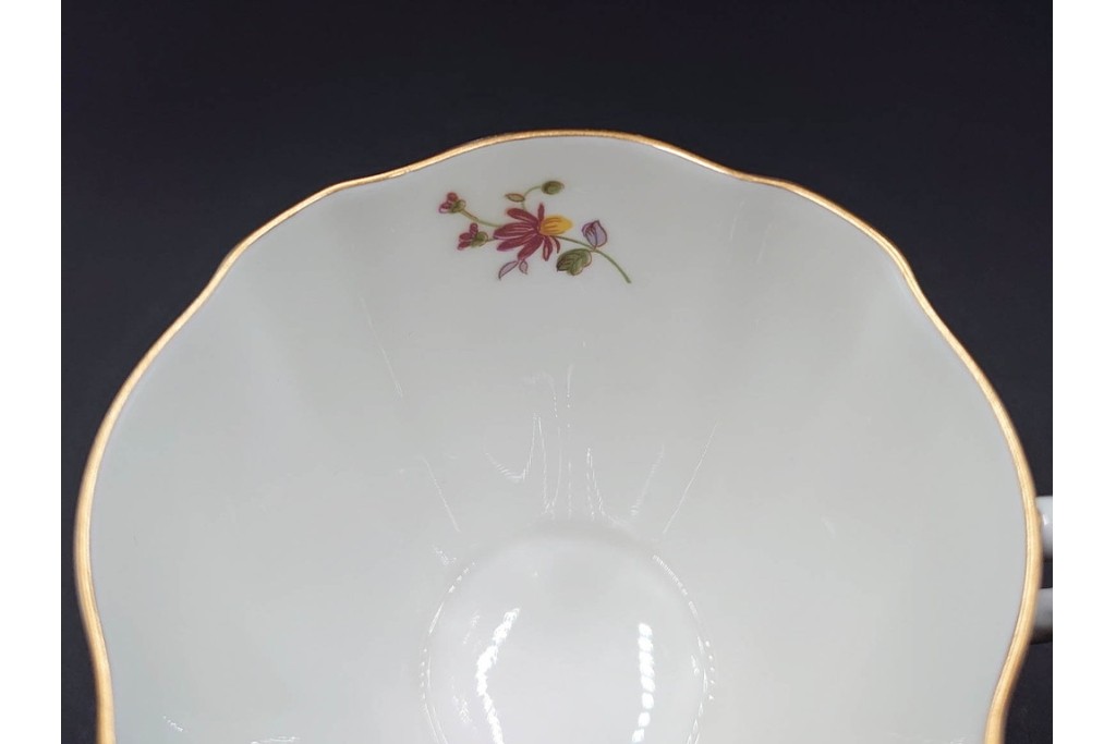 イギリス　ROYAL CROWN DERBY(ロイヤルクラウンダービー)　ポジー　花束文様が愛らしいトリオ5客セット　(R-085303)
