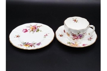 イギリス　ROYAL CROWN DERBY(ロイヤルクラウンダービー)　ポジー　花束文様が愛らしいトリオ5客セット　(R-085303)