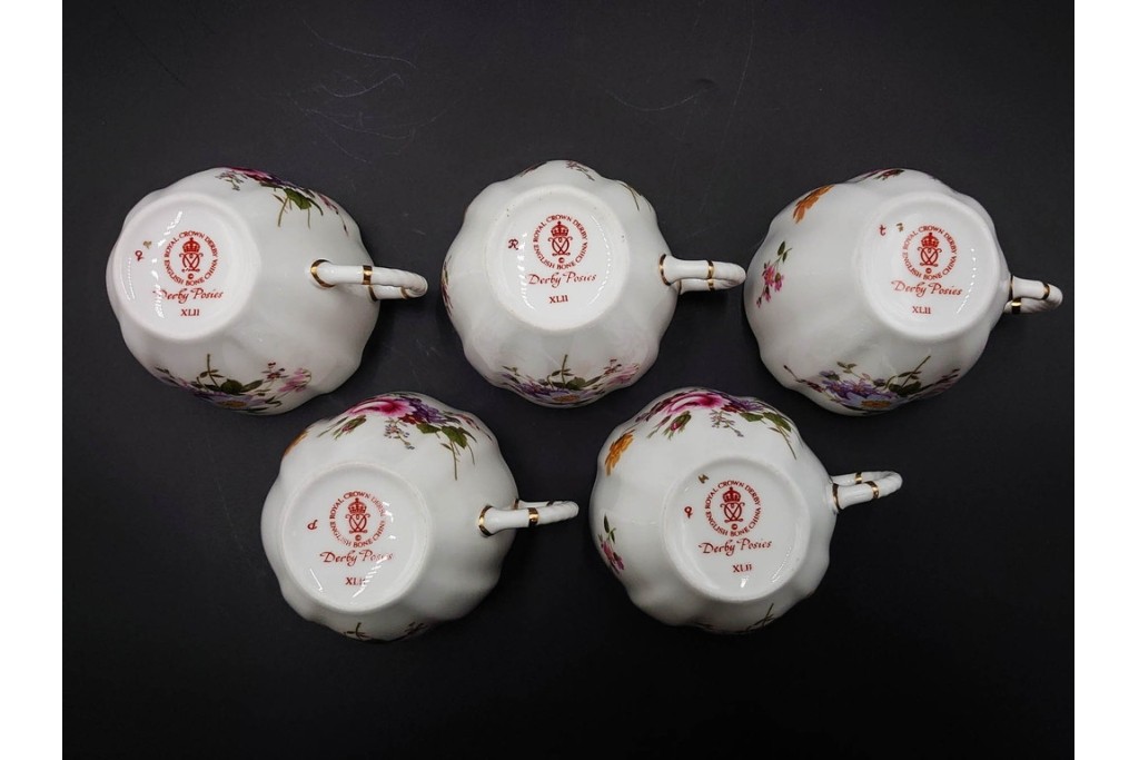 イギリス　ROYAL CROWN DERBY(ロイヤルクラウンダービー)　ポジー　花束文様が愛らしいトリオ5客セット　(R-085303)