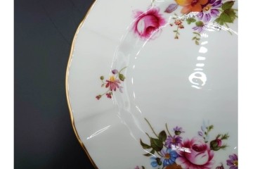イギリス　ROYAL CROWN DERBY(ロイヤルクラウンダービー)　ポジー　花束文様が愛らしいトリオ5客セット　(R-085303)
