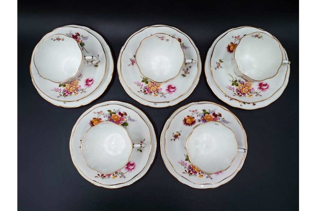 イギリス　ROYAL CROWN DERBY(ロイヤルクラウンダービー)　ポジー　花束文様が愛らしいトリオ5客セット　(R-085303)