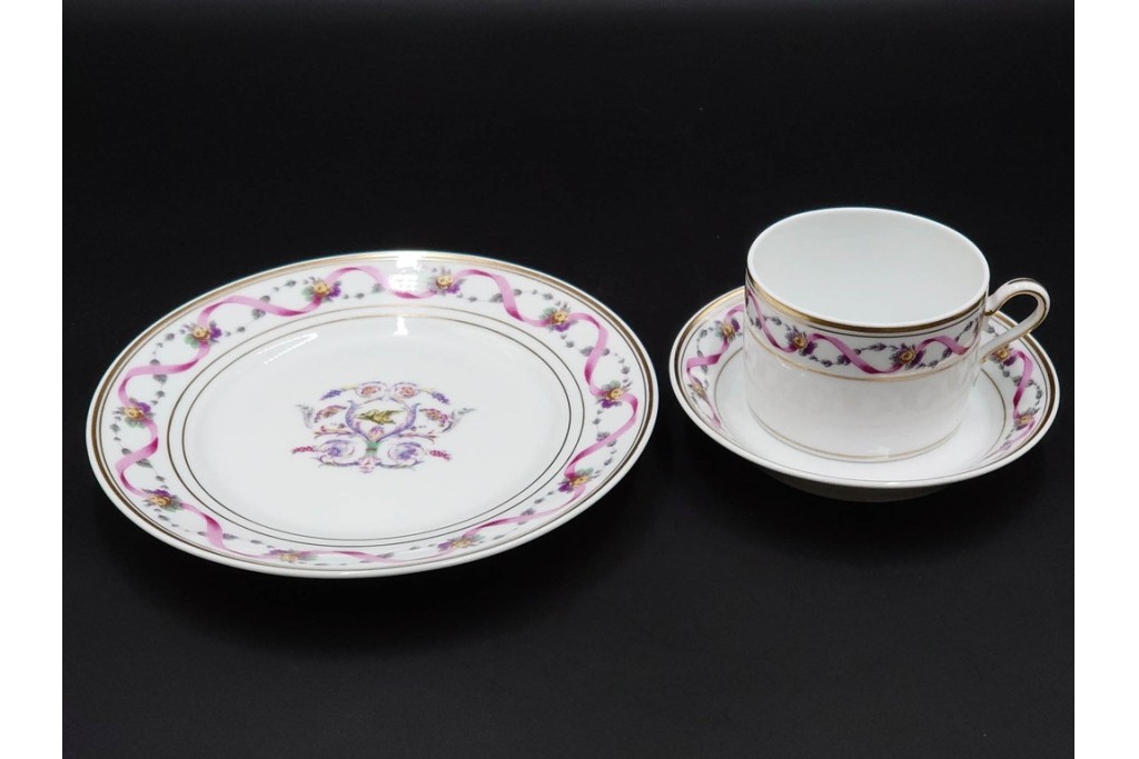 イタリア　Richard Ginori(リチャードジノリ)　インペロジュリエッタ　ピンクリボンと小花柄が可憐なトリオ4客セット　(R-085304)