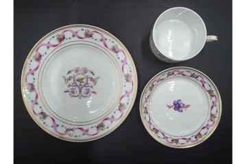 イタリア　Richard Ginori(リチャードジノリ)　インペロジュリエッタ　ピンクリボンと小花柄が可憐なトリオ4客セット　(R-085304)