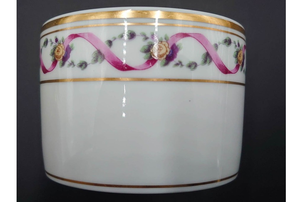 イタリア　Richard Ginori(リチャードジノリ)　インペロジュリエッタ　ピンクリボンと小花柄が可憐なトリオ3客セット　(R-085305)